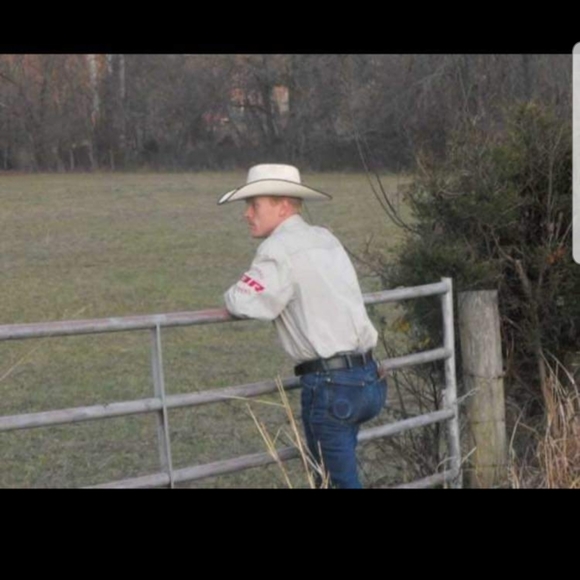 Meet your Posher, Chet - Picture 7 of 8